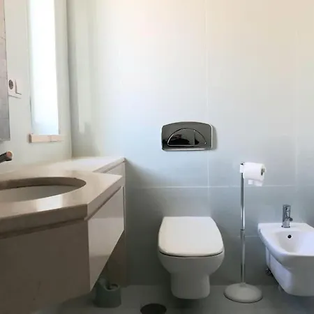 Lejlighed T1 60 Sq M For Rent Next To The Bay *