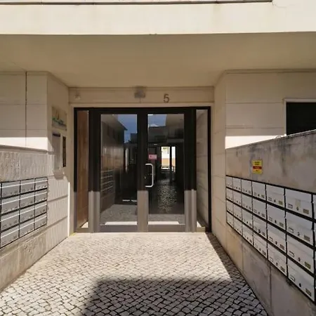 Lejlighed T1 60 Sq M For Rent Next To The Bay *
